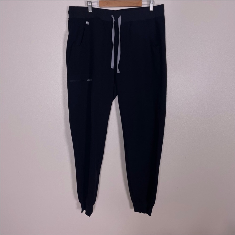 FIGS Black Jogger Scrub Pants